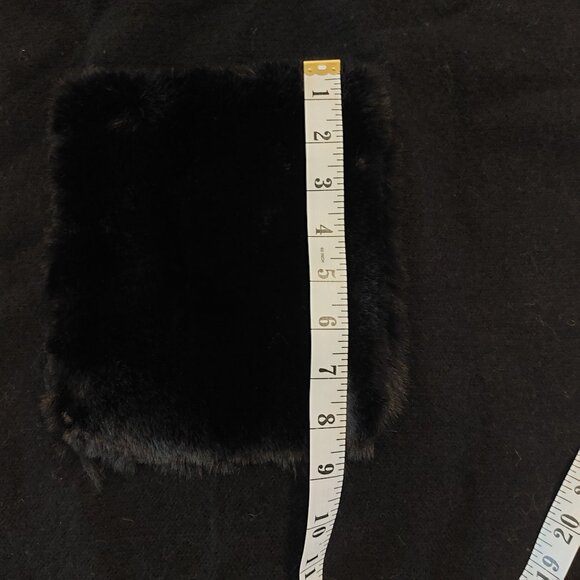 Cozy Black Winter Scarf with Faux Fur Pockets - Picture 10 of 11